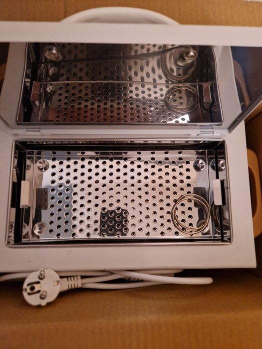 Продам срочно ! Сухожар для маникюра