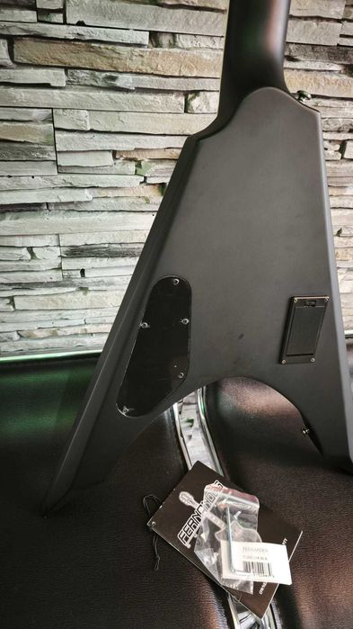 Chitara electrica Fernandes VORTEX flying V EMG active - Garantie