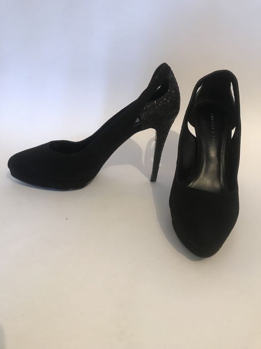 Вся обувь по 1500 тг