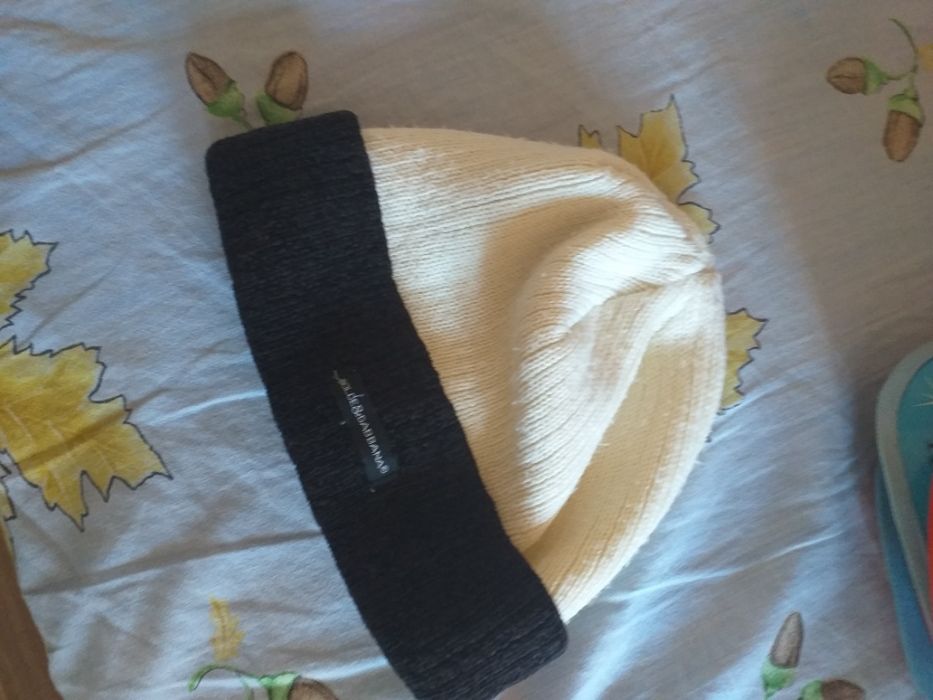 Чисто нови и малко използвани зимни детски шапки