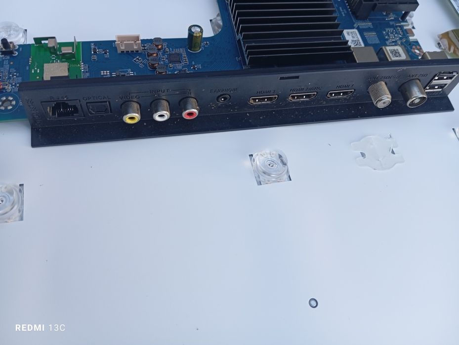 Piese de televizor noi