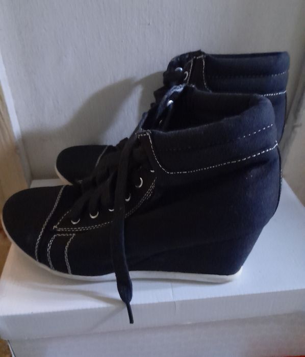 Cizme și botine de dame, 39 lei