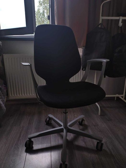 Scaun birou ergonomic, stare foarte  buna. 2 bucati