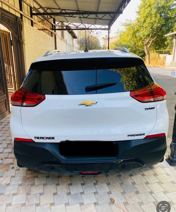Продаю свой Chevrolet Tracker premier plus 2025 года 25.000км.