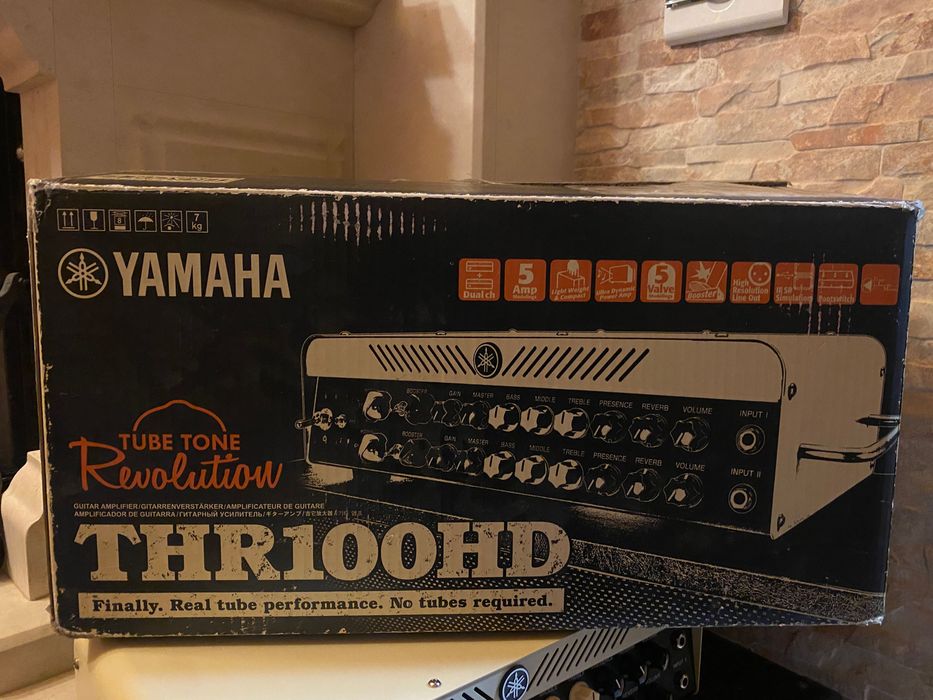 Yamaha THR 100 Amp + 2x12 Box Stereo/XLR/IR 100/50/25W