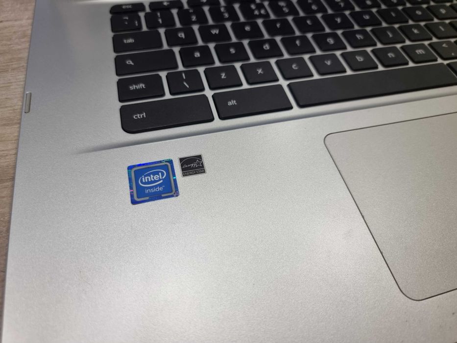 Лаптоп ASUS Chromebook C523