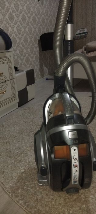 Продам пылесос LG