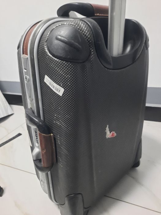 Дорожный чемодан б/у