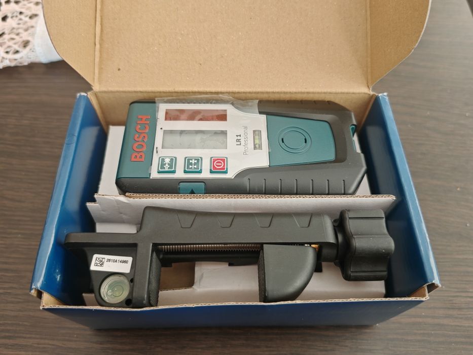 Receptor electronic pentru nivelă cu laser