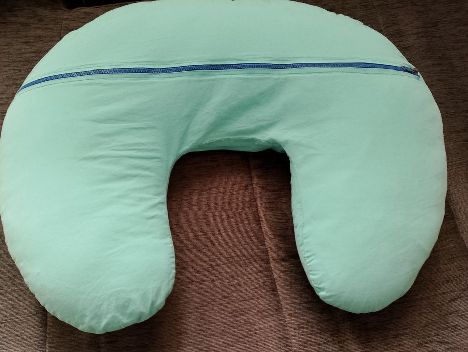 Възглавница за кърмене