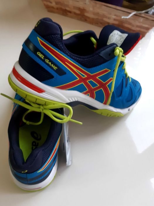 Asics оригинални маратонки нови