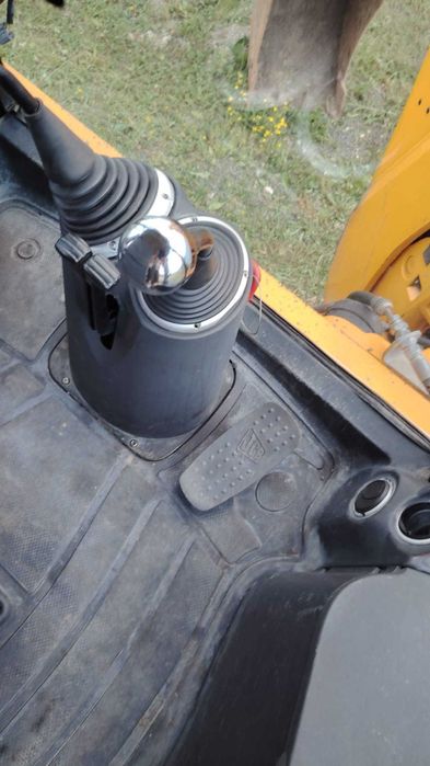Buldoexcavator JCB 3CX