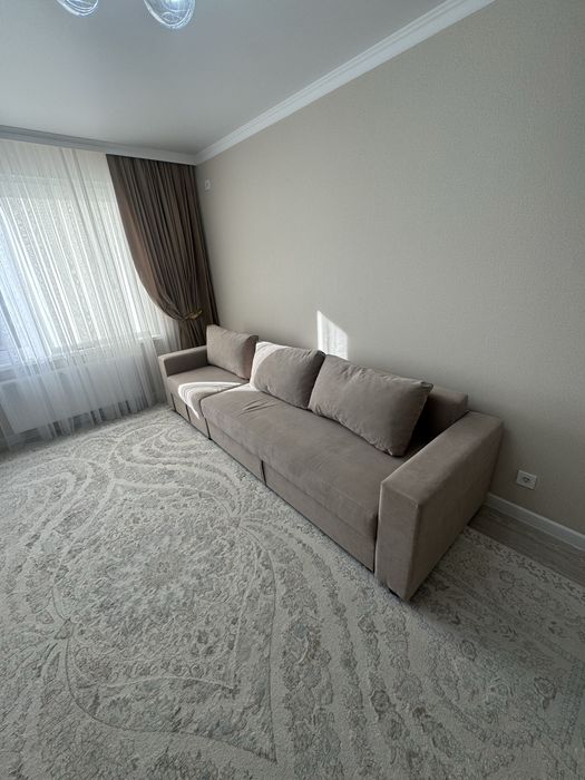 Продам диван раскалдной 3 метровый