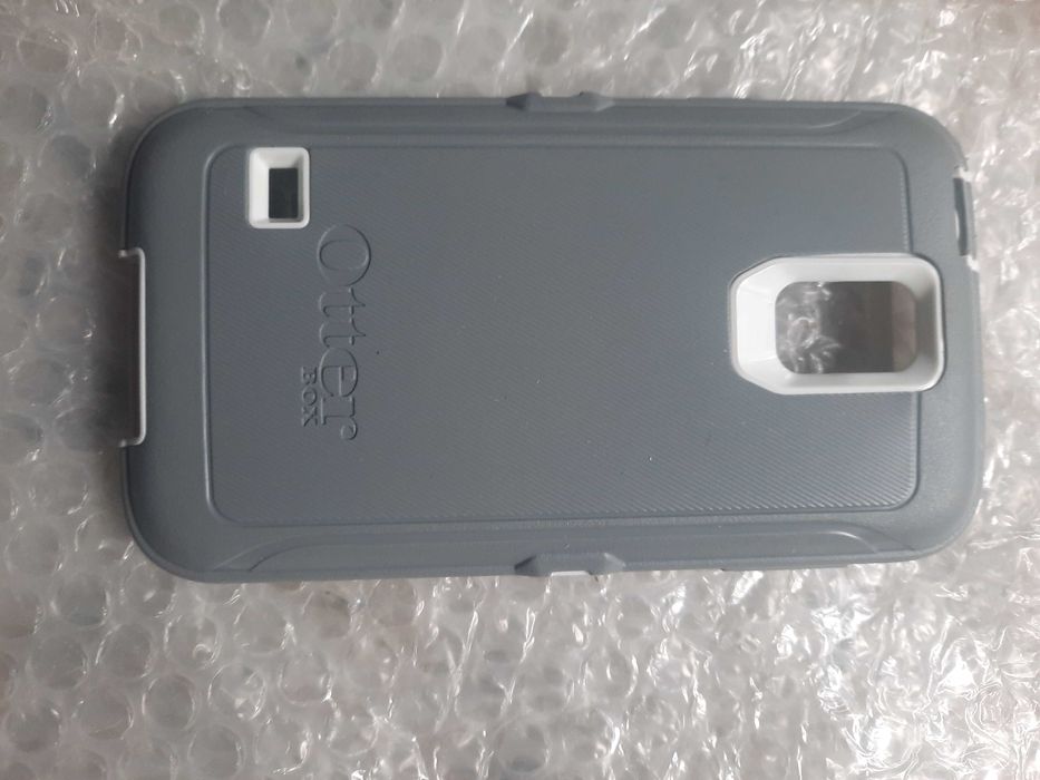 Дефендер Otterbox за Samsung S6. Перфектната защита, която можеш да купиш.