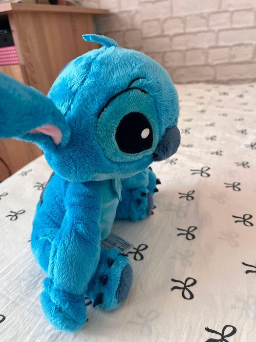 Оригинална плюшена играчка Стич (Stitch) с дълъг пух – Чисто нова!