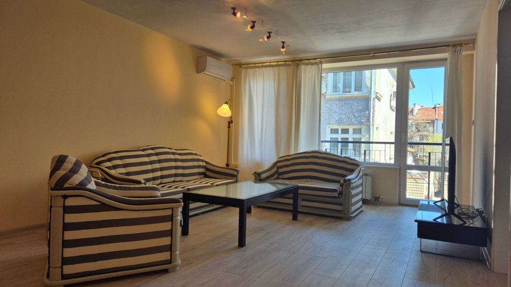 Тристаен апартамент под наем – Център София (Солунска / бул. Витошка)