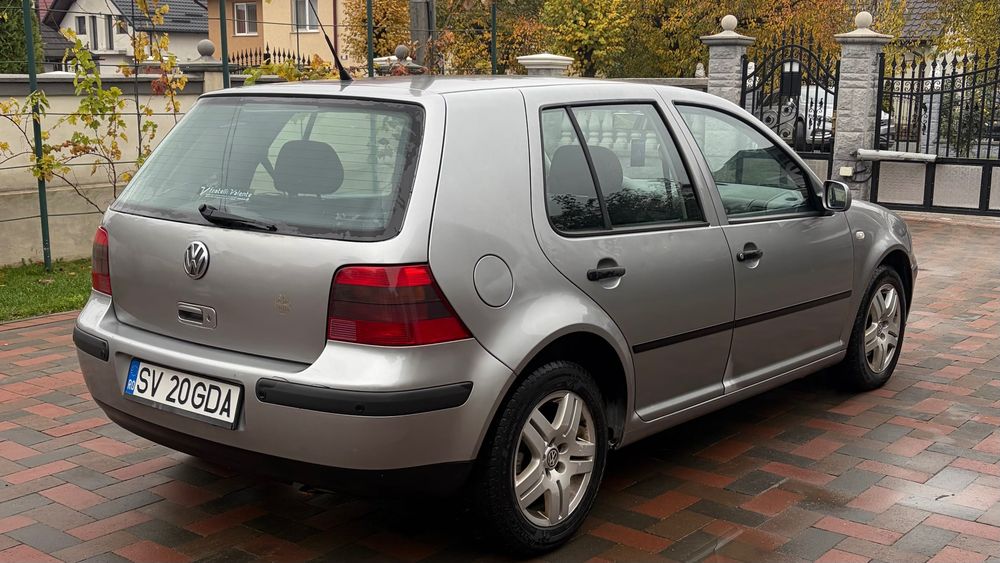Volkswagen Golf 2002 diesel, 1.200 € — imagine 3