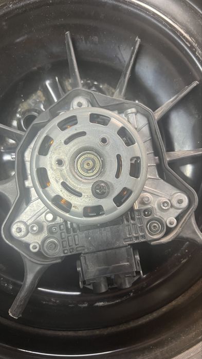 Моторчик вентилятора Камри 70 РАВ 4