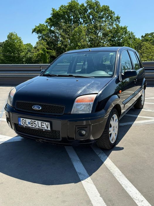 Vând Ford fusion