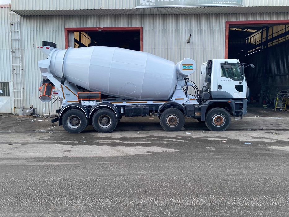 Автобетоносмеситель объёмом 12 м³ (марка Форд)