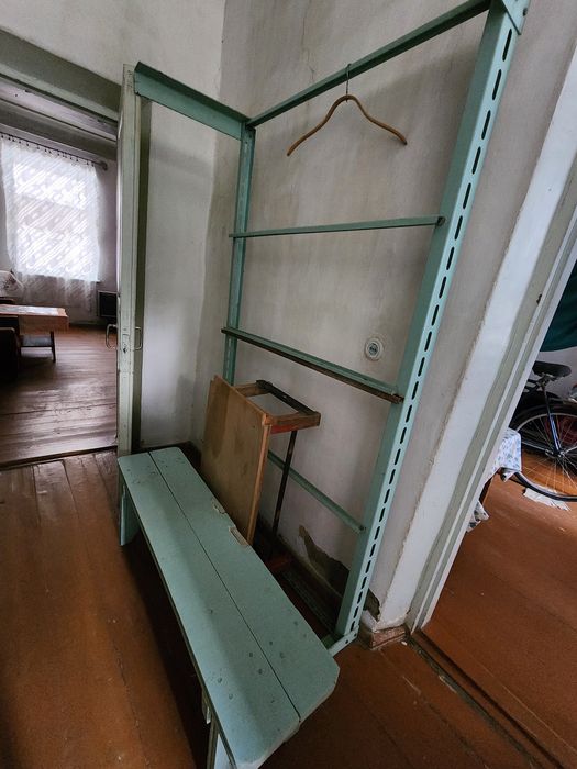 ,стол круглый,кухоный гарнтур, топчан железный ВСЕ ИЗ ДОМА