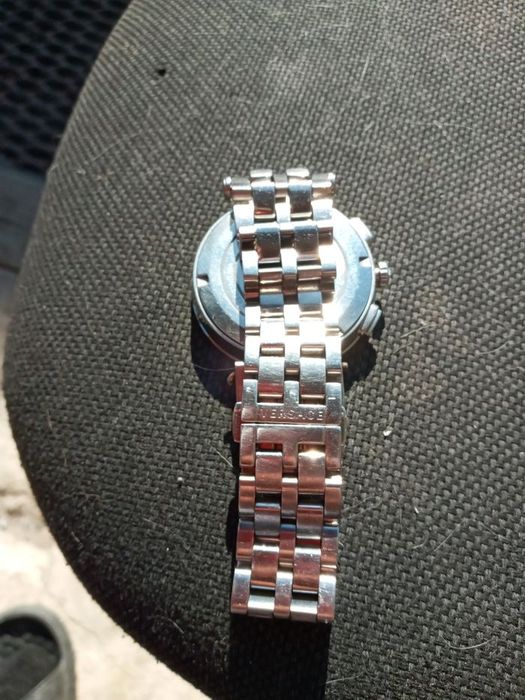 Продам ручные часы versace