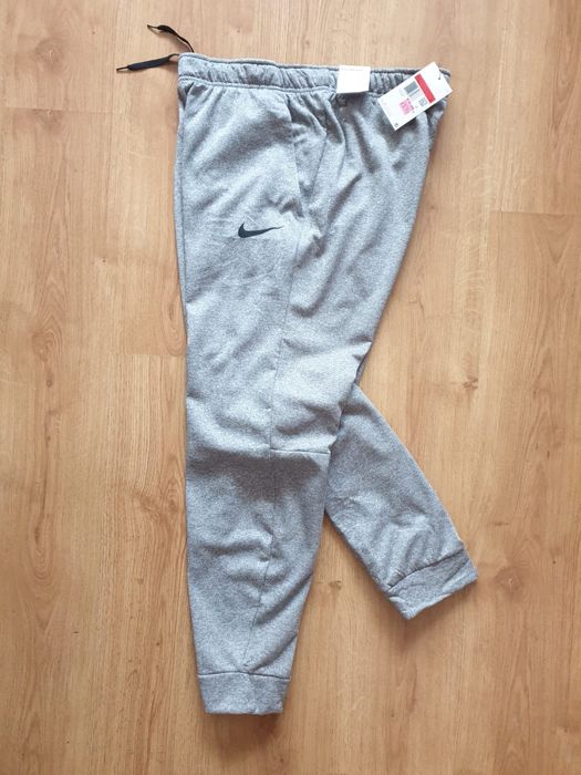 Nike Therma-Fit Tapered Trousers L