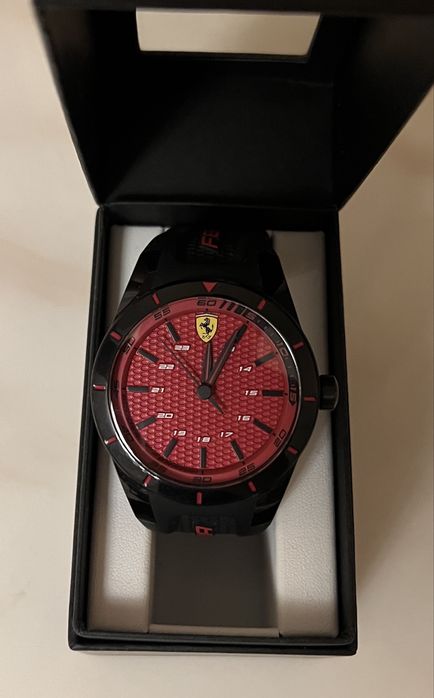 Часы Ferrari Б/У