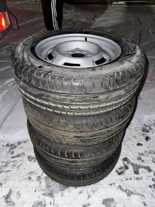 Новый комплект шин с диском R13