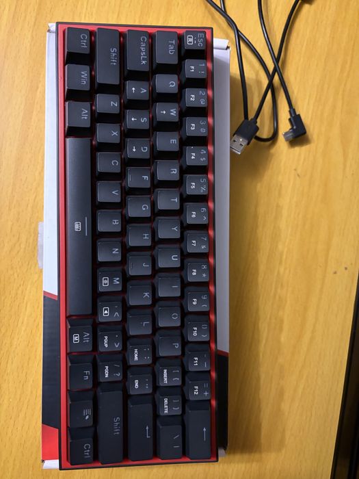 Vand Tastatura Gaming Redragon Fizz Black RGB Mecanica Red Switch