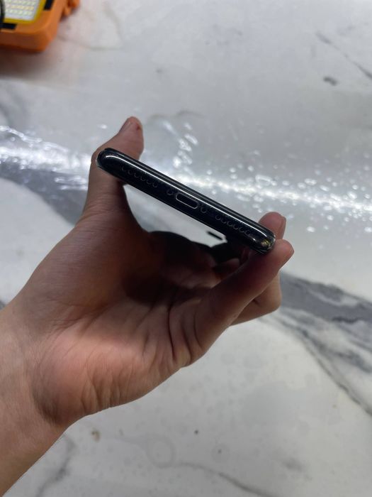Iphone x 64/100 sotiladi