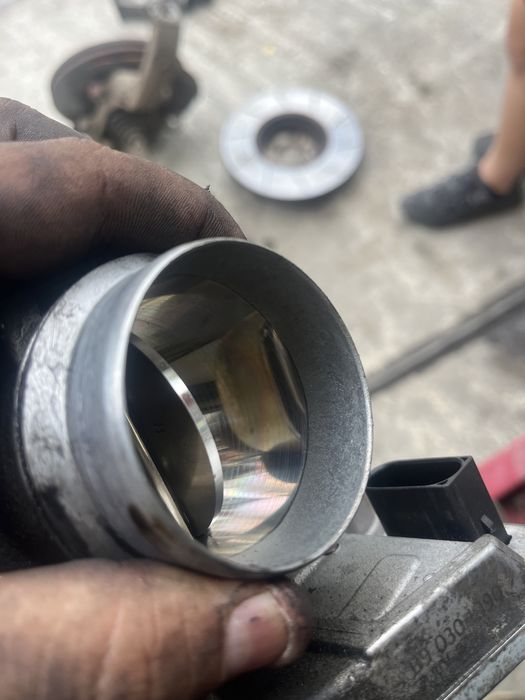 Дросел клапа бмв е60 е90 х5 х6 bmw e60 e90 x5 x6 drosel