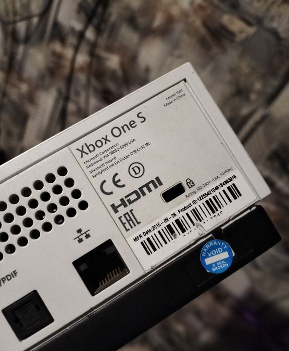 Продам Xbox one S