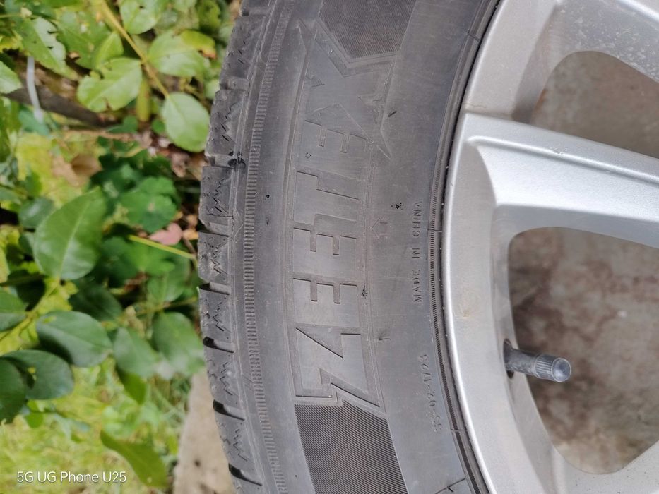 Продавам джанти със зимни гуми 17