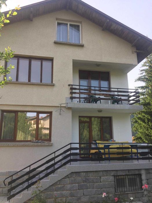 Продава се Къща в с. Говедарци, Област София-област - 314 кв.м за 349 €/кв.м - Снимка #1