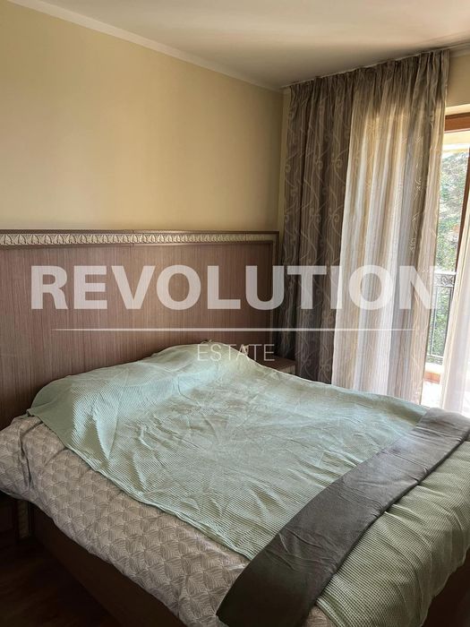 Тристаен апартамент в района на м-т Ален мак!