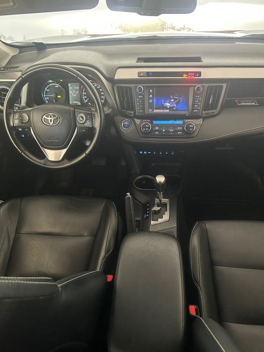 Vand Toyota Rav 4 hybrid an fab 2016