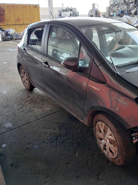 Toyota Yaris 1.5 HIBRID/Тойота Ярис 1.5 хибрид 2018