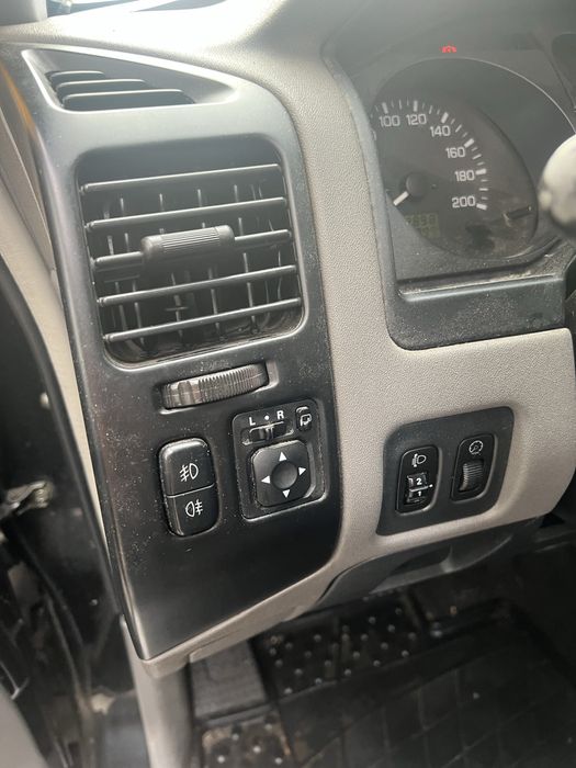 Mitsubishi Pajero– 4x4 cu reductor – Automat – Piele – Autoutilitară