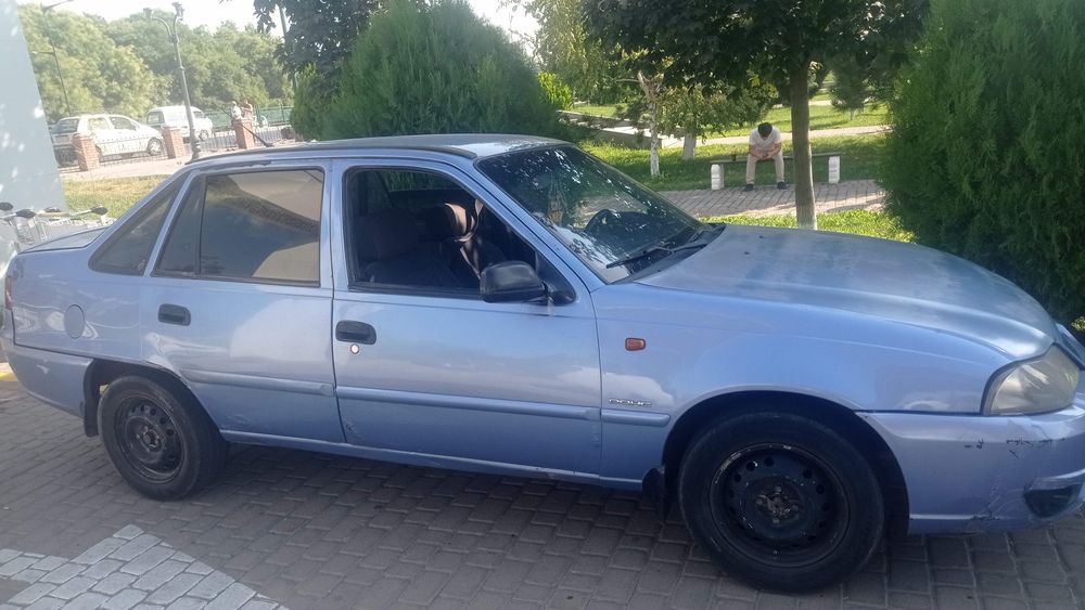 Nexiya 2. Dons. Tarnblyor mator qilingan. 600000 km yurgan