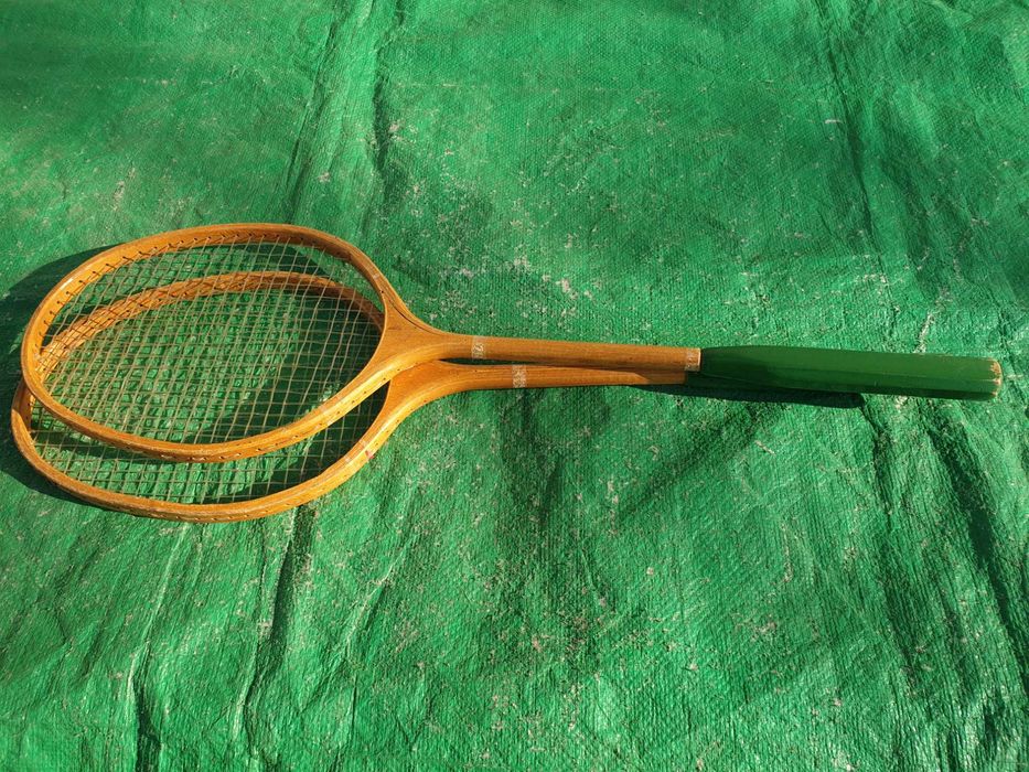Vand Palete badminton în stare bună (uzate), doua bucatii