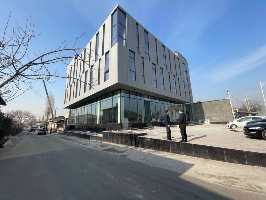 Продажа здание 1 линия район Юнусабад улица Амир Темур 10.3 сотки