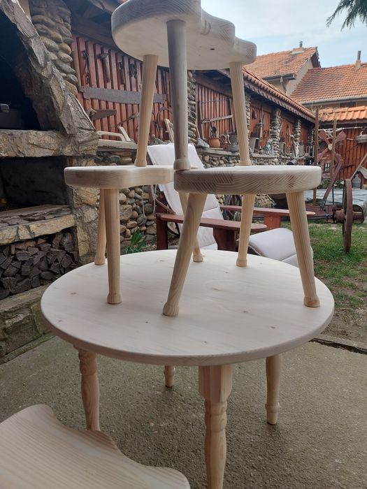 Трикраки столчета и софра(синия,паралия)