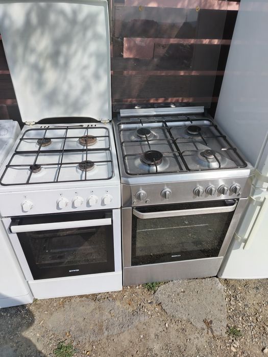 Vănd frigider mașina de spălat și aragaze în stare foarte bune de funcționare