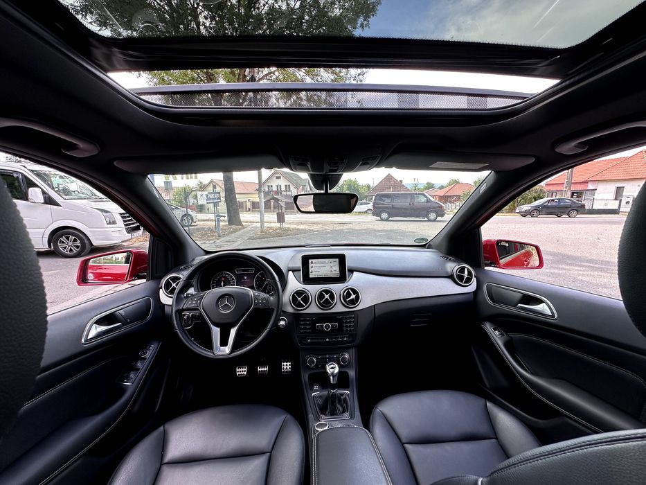 Mercedes B180CDI Avantgarde-Edition Full Extra Panoramic Piele Navi Xenon LED Garanție KmReali Vanzare si in Rate