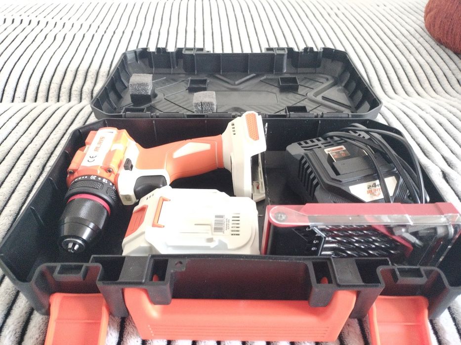 Vând mașină de gaurit și înșurubat Ruris