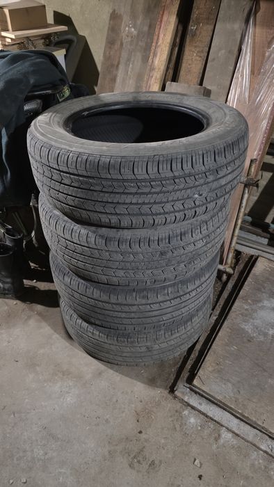 Продам шины 225/65R17