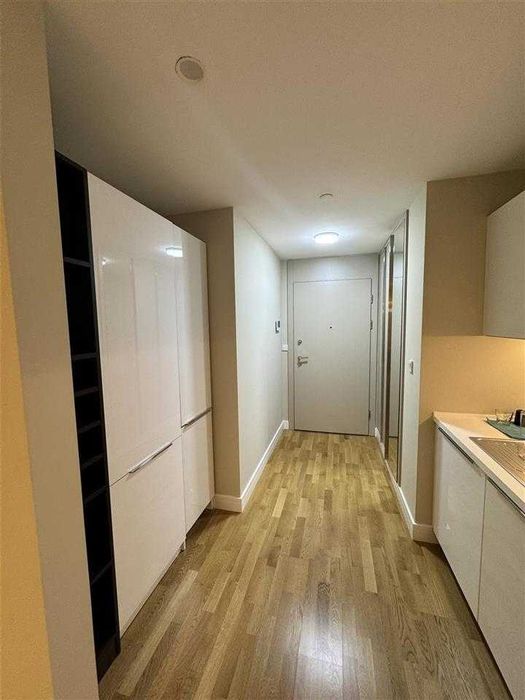 Дава се под наем Двустаен апартамент в Бургас, Зорница - 68 кв.м за 204 € - Снимка #2