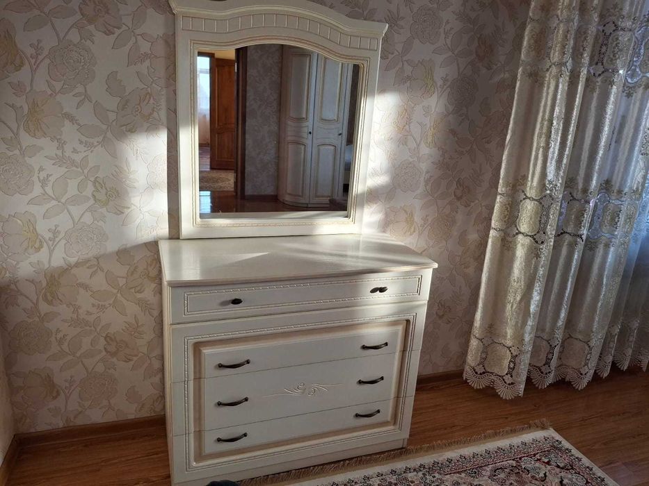 Спальный гарнитур