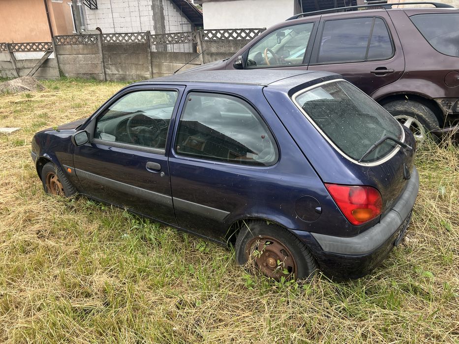 Dezmembrez  Mercedes ML 270// Kia Carnival 2.9 D// Ford Fiesta 1.3 B